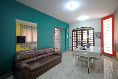 Sala de casa à venda com 4 quartos, 261m² em Maria Virgínia, Belo Horizonte