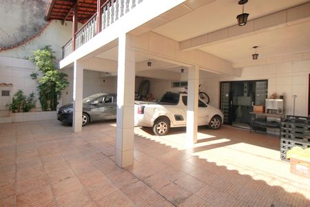 Casa à venda com 261m², 4 quartos e 4 vagasGaragem