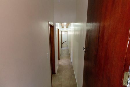 Casa para alugar com 140m², 3 quartos e 1 vaga Casa para alugar com 140m², 3 quartos e 1 vagaCorredor
