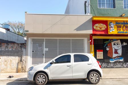 Casa para alugar com 140m², 3 quartos e 1 vaga Casa para alugar com 140m², 3 quartos e 1 vagaFachada