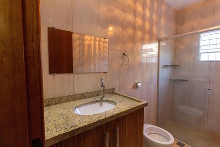Casa para alugar com 140m², 3 quartos e 1 vaga Casa para alugar com 140m², 3 quartos e 1 vagaBanheiro