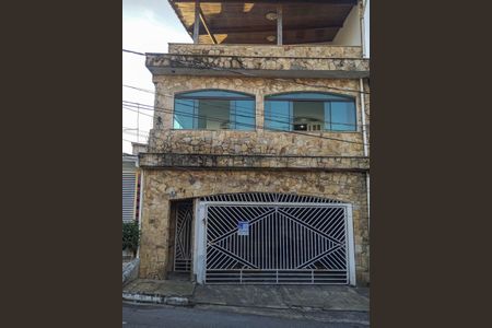 Casa para alugar com 309m², 4 quartos e 2 vagasFachada