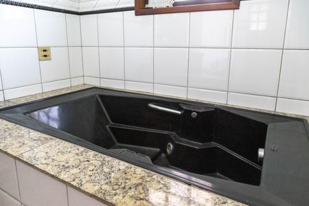 Casa para alugar com 309m², 4 quartos e 2 vagasBanheiro