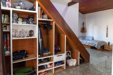 Casa para alugar com 309m², 4 quartos e 2 vagasQuarto