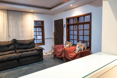 Casa para alugar com 309m², 4 quartos e 2 vagasSala