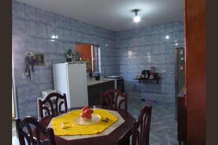 Casa para alugar com 150m², 2 quartos e 2 vagasCozinha
