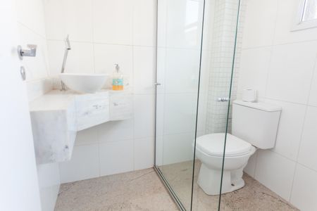 Casa de condomínio à venda com 450m², 6 quartos e 6 vagasBanheiro da Suíte 2