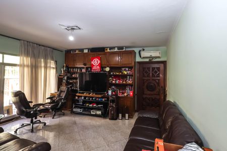 Casa à venda com 222m², 3 quartos e 8 vagasSala