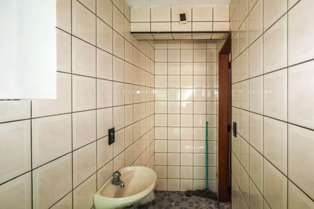 Casa à venda com 222m², 3 quartos e 8 vagasBanheiro Social