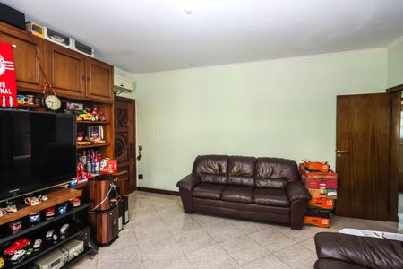 Casa à venda com 222m², 3 quartos e 8 vagasSala