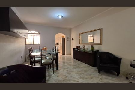 Casa à venda com 150m², 3 quartos e 5 vagasCopa