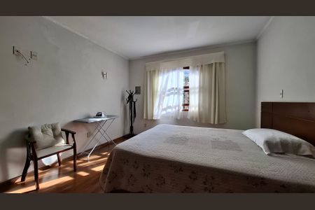 Casa à venda com 150m², 3 quartos e 5 vagasSuíte