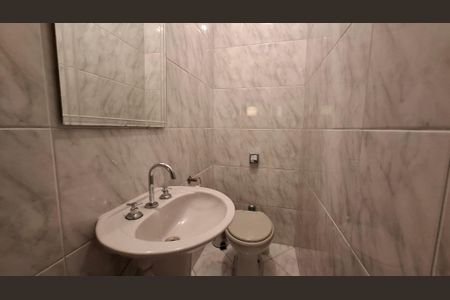 Casa à venda com 150m², 3 quartos e 5 vagasBanheiro de Serviço