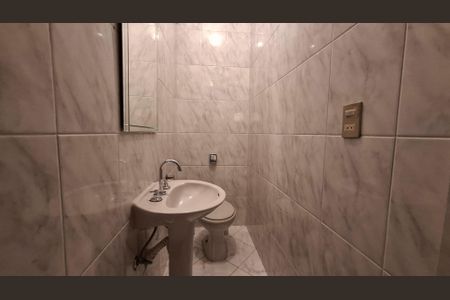 Casa à venda com 150m², 3 quartos e 5 vagasBanheiro de Serviço