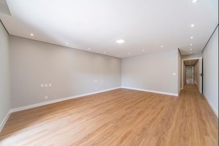 Casa à venda com 278m², 3 quartos e 4 vagasSuíte 3