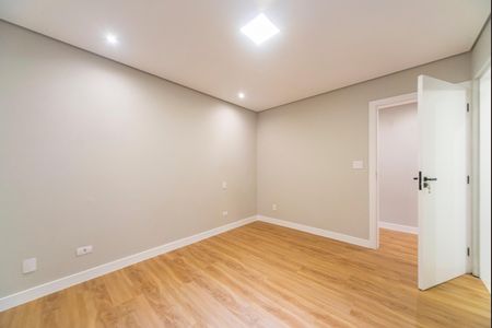 Casa à venda com 278m², 3 quartos e 4 vagasSuíte 2