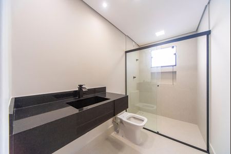 Casa à venda com 278m², 3 quartos e 4 vagasBanheiro Suíte 1