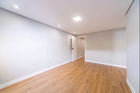 Casa à venda com 278m², 3 quartos e 4 vagasSuíte 1