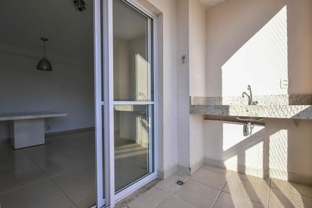 Apartamento para alugar com 72m², 3 quartos e 2 vagasVaranda