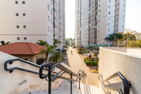 Apartamento à venda com 45m², 2 quartos e 1 vagaEscadas de acesso