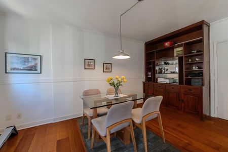 Apartamento à venda com 120m², 3 quartos e 1 vaga Apartamento à venda com 120m², 3 quartos e 1 vagaSala