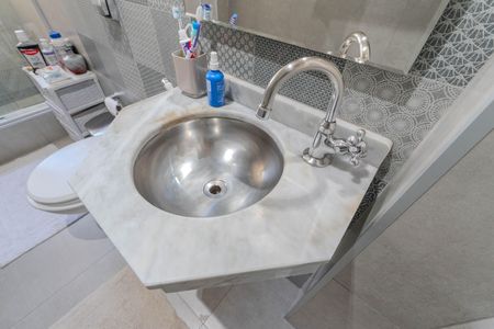 Apartamento à venda com 120m², 3 quartos e 1 vaga Apartamento à venda com 120m², 3 quartos e 1 vagaBanheiro Social