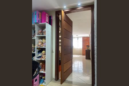 Casa à venda com 264m², 4 quartos e 3 vagas Casa à venda com 264m², 4 quartos e 3 vagasQuarto 4