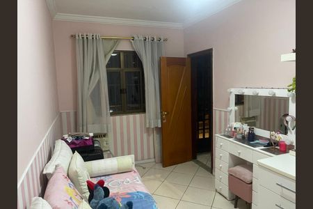 Casa à venda com 264m², 4 quartos e 3 vagas Casa à venda com 264m², 4 quartos e 3 vagasQuarto 3