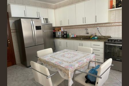 Casa à venda com 264m², 4 quartos e 3 vagas Casa à venda com 264m², 4 quartos e 3 vagasCozinha