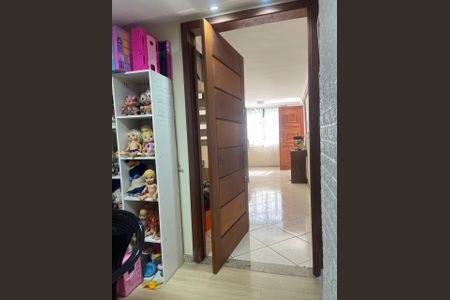 Casa à venda com 264m², 4 quartos e 3 vagas Casa à venda com 264m², 4 quartos e 3 vagasQuarto 4