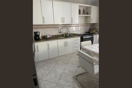 Casa à venda com 264m², 4 quartos e 3 vagas Casa à venda com 264m², 4 quartos e 3 vagasCozinha