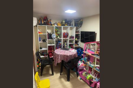 Casa à venda com 264m², 4 quartos e 3 vagas Casa à venda com 264m², 4 quartos e 3 vagasQuarto 4