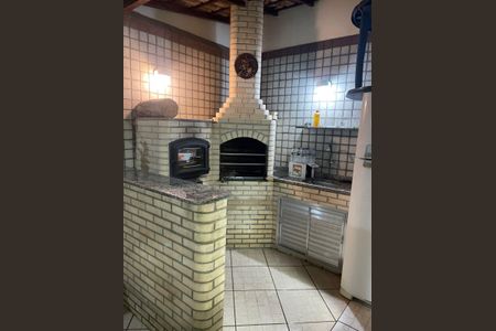 Casa à venda com 264m², 4 quartos e 3 vagas Casa à venda com 264m², 4 quartos e 3 vagasChurrasqueira