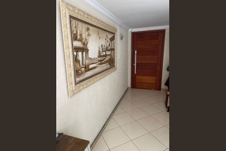 Casa à venda com 264m², 4 quartos e 3 vagas Casa à venda com 264m², 4 quartos e 3 vagasEntrada