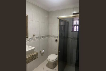Casa à venda com 264m², 4 quartos e 3 vagas Casa à venda com 264m², 4 quartos e 3 vagasBanheiro 1