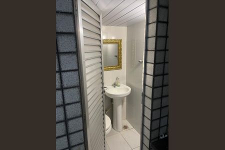 Casa à venda com 264m², 4 quartos e 3 vagas Casa à venda com 264m², 4 quartos e 3 vagasBanheiro 4