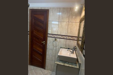 Casa à venda com 264m², 4 quartos e 3 vagas Casa à venda com 264m², 4 quartos e 3 vagasBanheiro 2