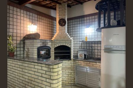 Casa à venda com 264m², 4 quartos e 3 vagas Casa à venda com 264m², 4 quartos e 3 vagasChurrasqueira