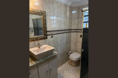 Casa à venda com 264m², 4 quartos e 3 vagas Casa à venda com 264m², 4 quartos e 3 vagasBanheiro 2