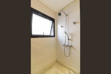 Apartamento à venda com 105m², 2 quartos e 2 vagas Apartamento à venda com 105m², 2 quartos e 2 vagasBanheiro da Suíte 1