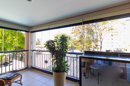 Apartamento à venda com 105m², 2 quartos e 2 vagas Apartamento à venda com 105m², 2 quartos e 2 vagasVaranda da Sala de Estar