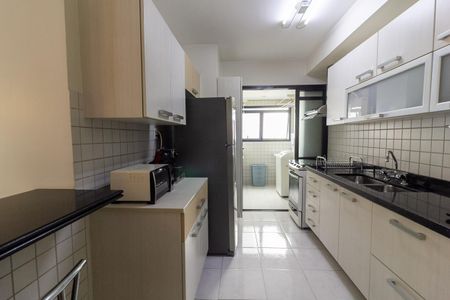 Apartamento à venda com 105m², 2 quartos e 2 vagas Apartamento à venda com 105m², 2 quartos e 2 vagasCozinha