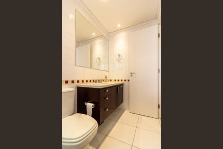 Apartamento à venda com 105m², 2 quartos e 2 vagas Apartamento à venda com 105m², 2 quartos e 2 vagasBanheiro da Suíte 2