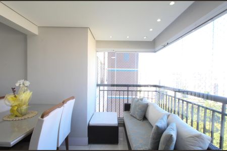 Apartamento à venda com 84m², 3 quartos e 2 vagasSala