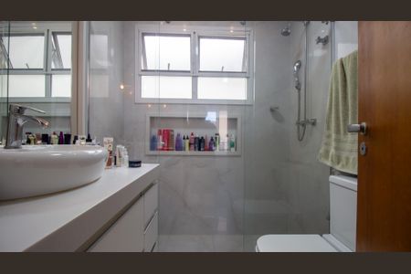 Apartamento à venda com 100m², 3 quartos e 2 vagasBanheiro da Suíte