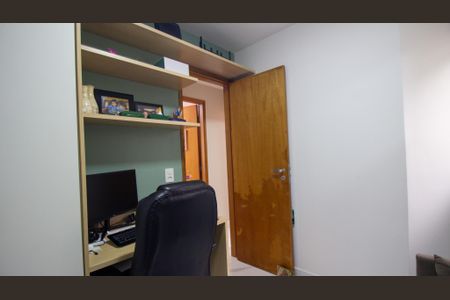 Apartamento à venda com 100m², 3 quartos e 2 vagasQuarto 2