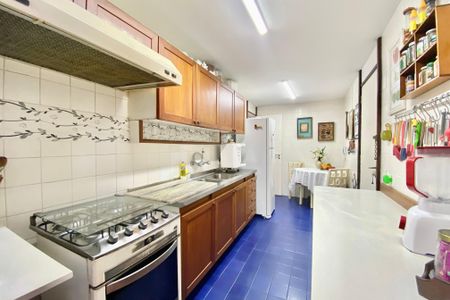 Apartamento à venda com 140m², 3 quartos e 2 vagas Apartamento à venda com 140m², 3 quartos e 2 vagasCozinha