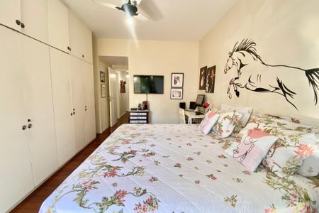 Apartamento à venda com 140m², 3 quartos e 2 vagas Apartamento à venda com 140m², 3 quartos e 2 vagasSuíte 3