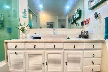 Apartamento à venda com 140m², 3 quartos e 2 vagas Apartamento à venda com 140m², 3 quartos e 2 vagasBanheiro da Suíte 3