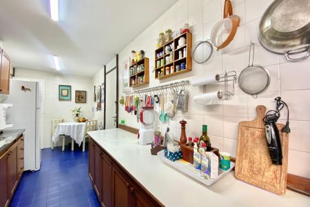 Apartamento à venda com 140m², 3 quartos e 2 vagas Apartamento à venda com 140m², 3 quartos e 2 vagasCozinha